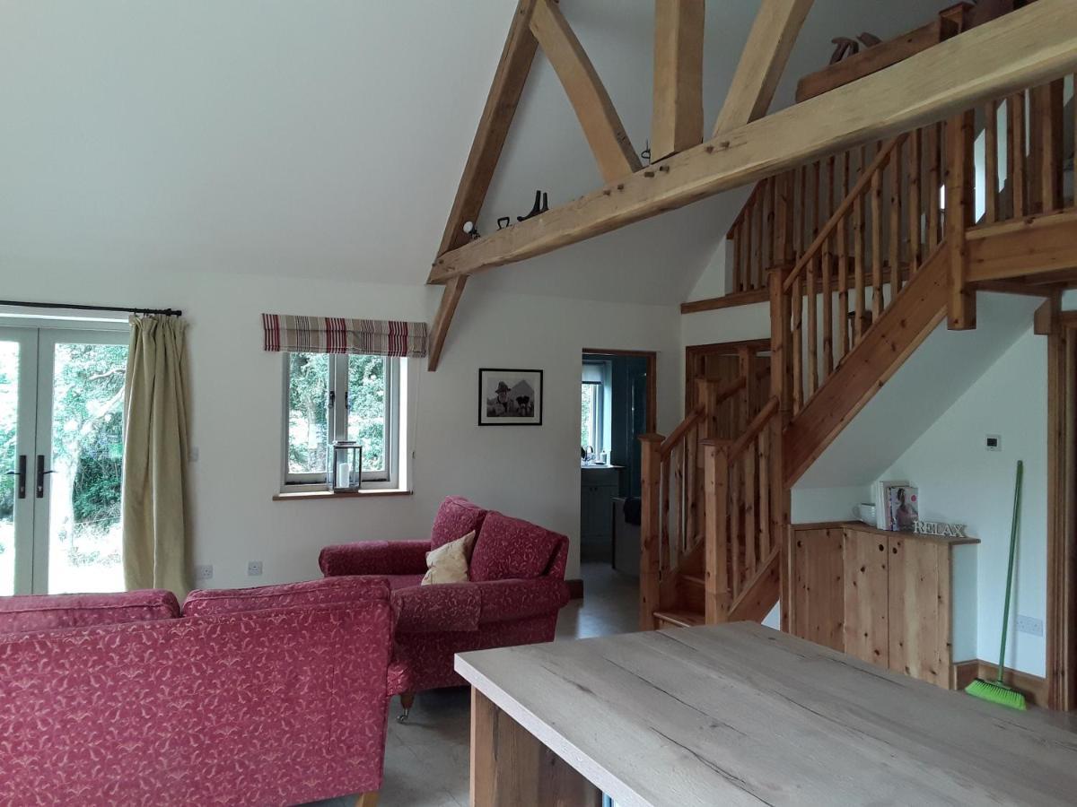 The Old Cowshed Villa Roundwood Bagian luar foto